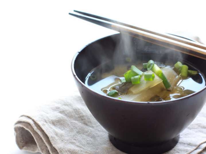 miso soup with scallions | Classpop Shot
