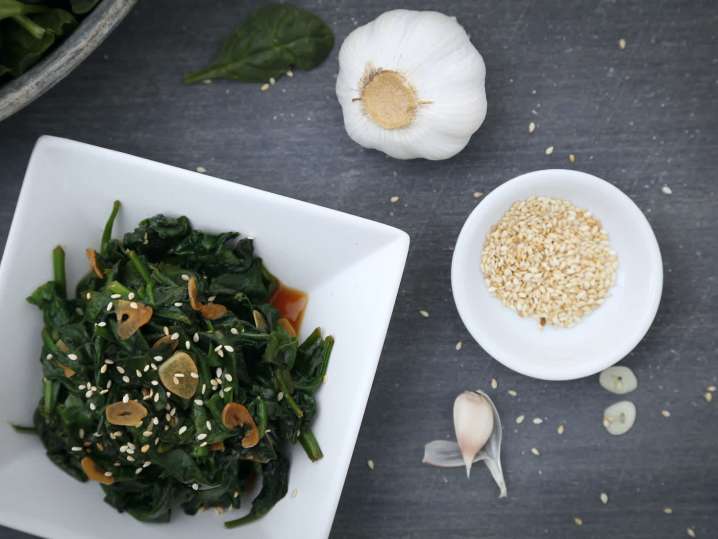 sesame stir fried spinach with garlic | Classpop Shot