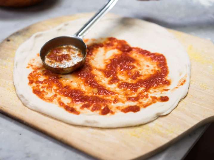 making margherita pizza | Classpop Shot