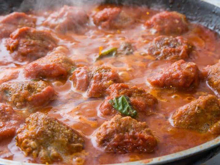 meatballs in tomato sauce | Classpop Shot