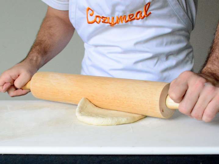 rolling pizza dough | Classpop Shot