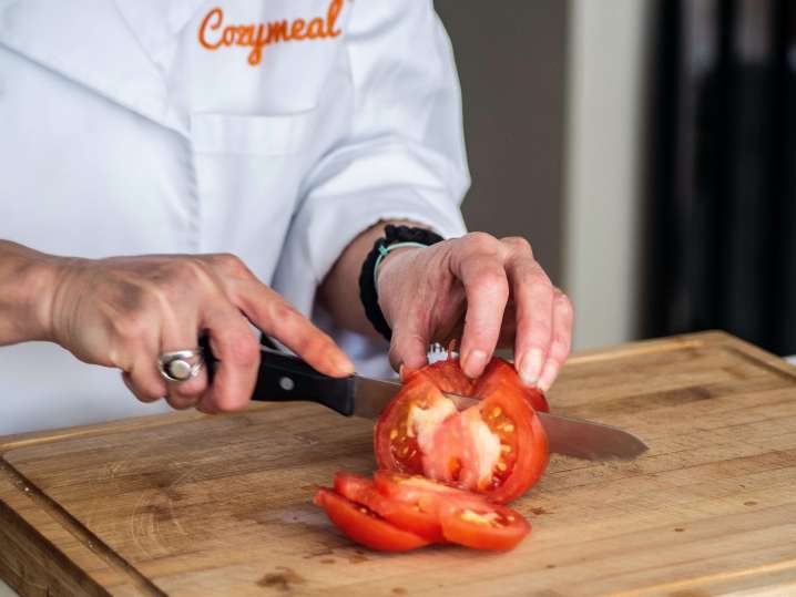 slicing tomatoes | Classpop Shot