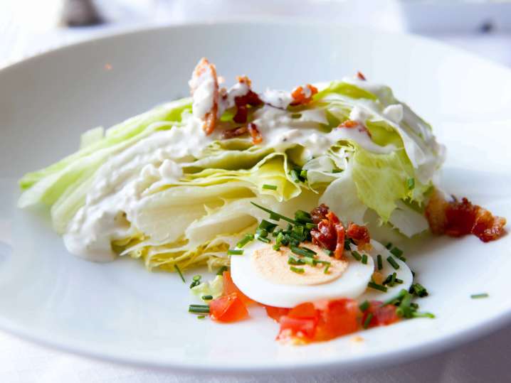 wedge salad with bacon | Classpop Shot