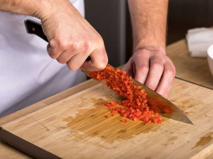 Dicing Red Peppers | Classpop Shot