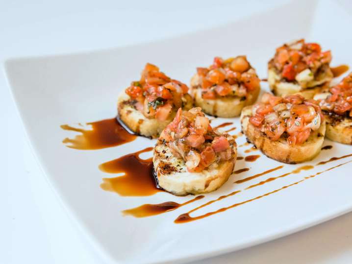 tomato and balsamic bruschetta | Classpop Shot