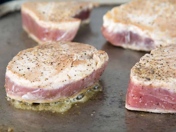 preparing seared ahi tuna | Classpop Shot