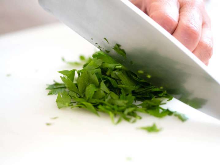 chopping herbs | Classpop Shot