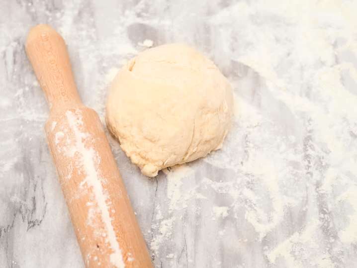 rolling pin and pizza dough | Classpop Shot