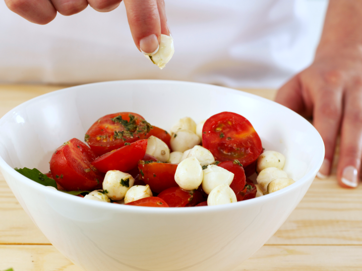 Spider Web and Eye Ball Caprese Salad | Classpop Shot