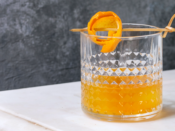 manhattan crisis cocktail | Classpop Shot