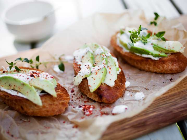 avocado toast with tofu egg scramble | Classpop Shot