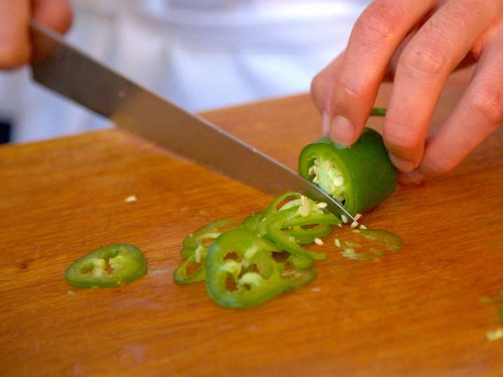 chef slicing jalapenos | Classpop Shot