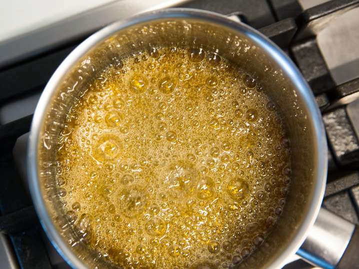 matt making caramel sauce | Classpop Shot