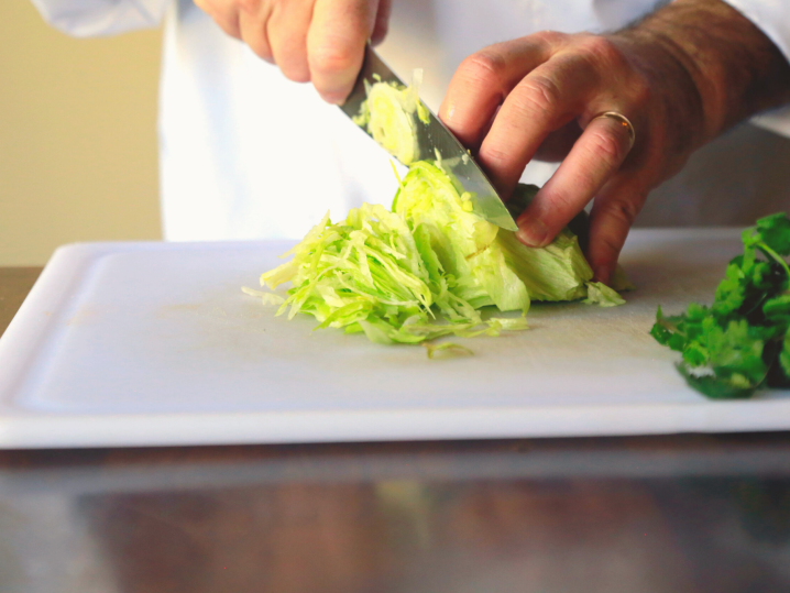 Chef chopping lettuce | Classpop Shot