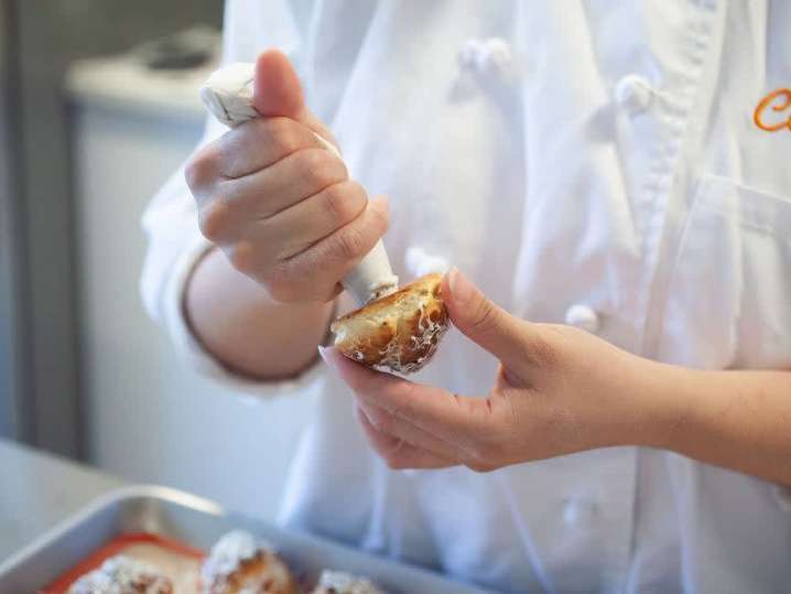 Filling Cream Puffs | Classpop Shot