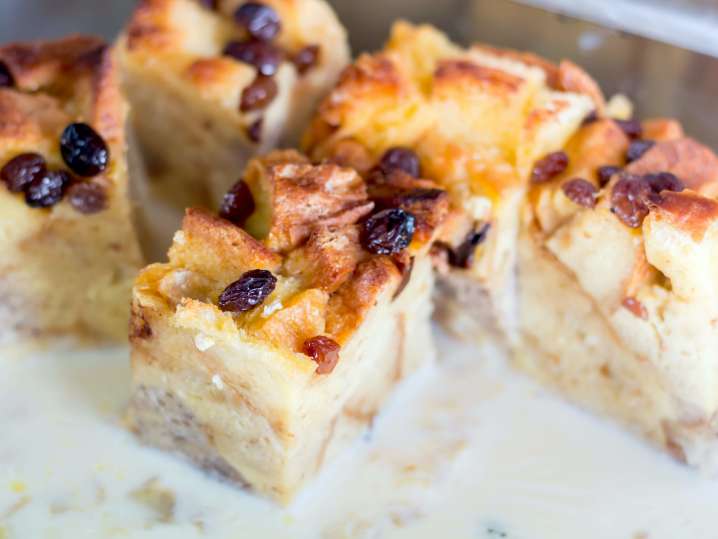 bread pudding with dried fruit | Classpop Shot