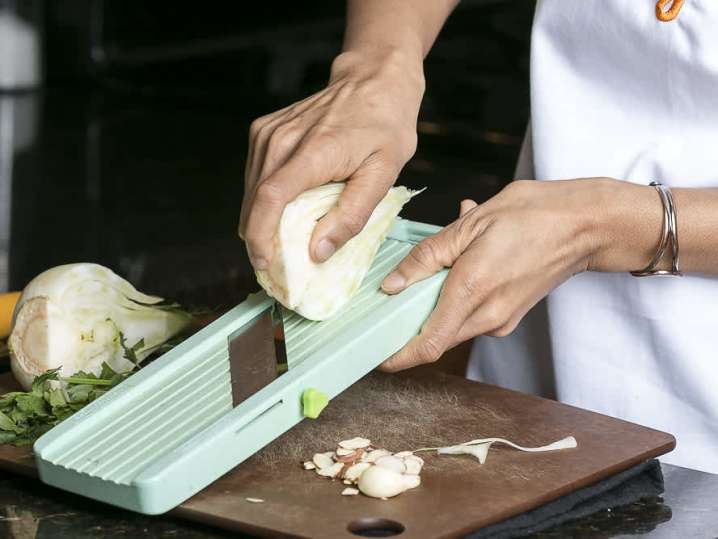 Chef slicing fennel | Classpop Shot