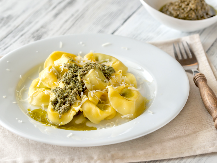 filled pasta with pesto | Classpop Shot