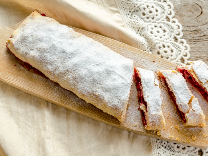 fig and grape strudel | Classpop Shot