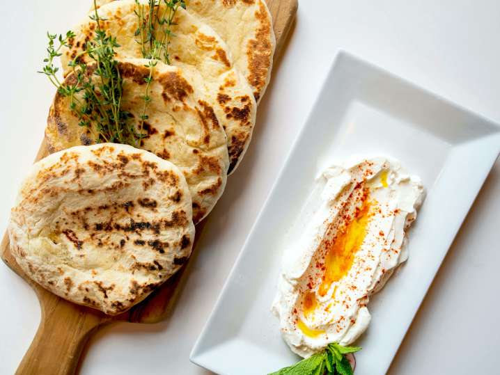 fresh pita bread and hummus | Classpop Shot