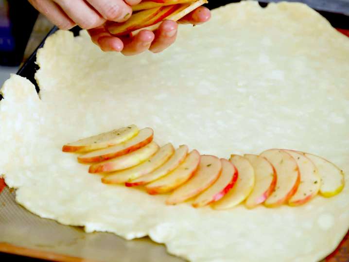 making apple galette | Classpop Shot