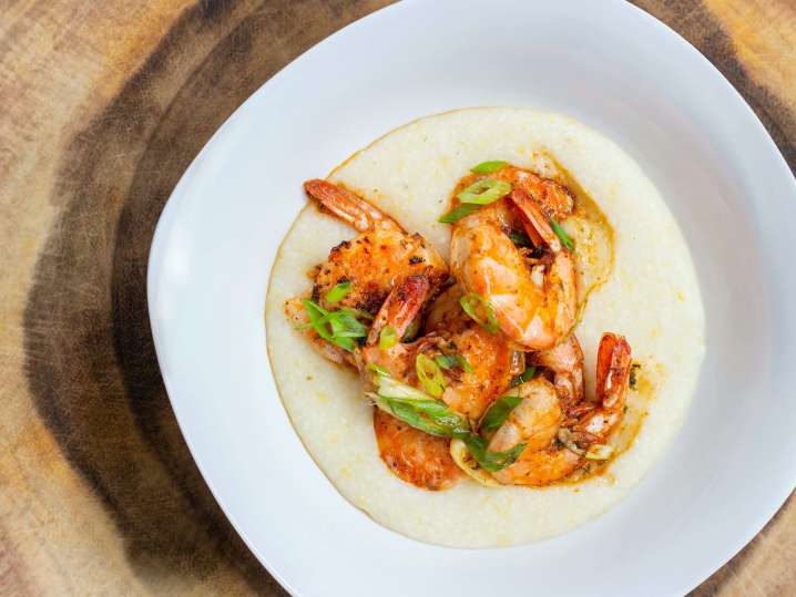 shrimp and grits with peppers | Classpop Shot