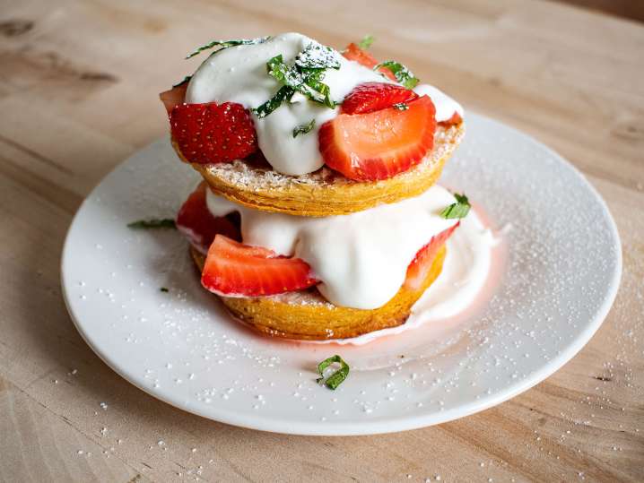 strawberry shortcake with cream | Classpop Shot