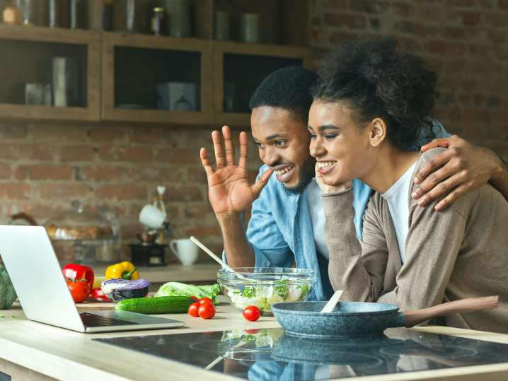 couple taking a virtual cooking class | Classpop Shot