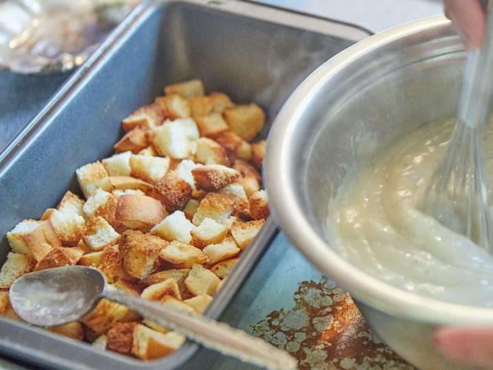 chef making bread pudding | Classpop Shot