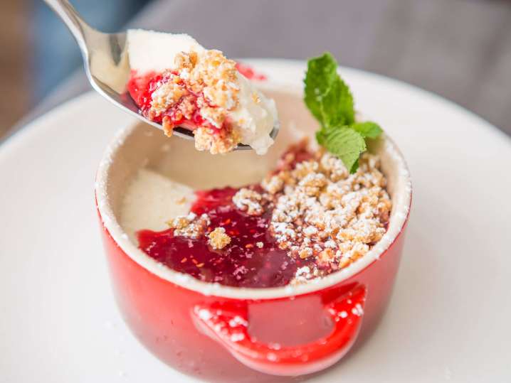 panna cotta with strawberry sauce | Classpop Shot