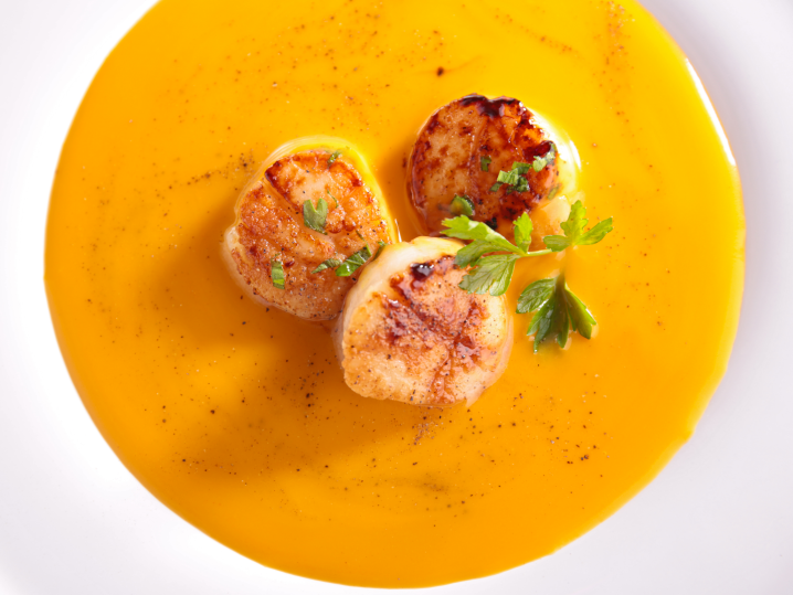 Curry Squash Soup With Roasted Scallops | Classpop Shot