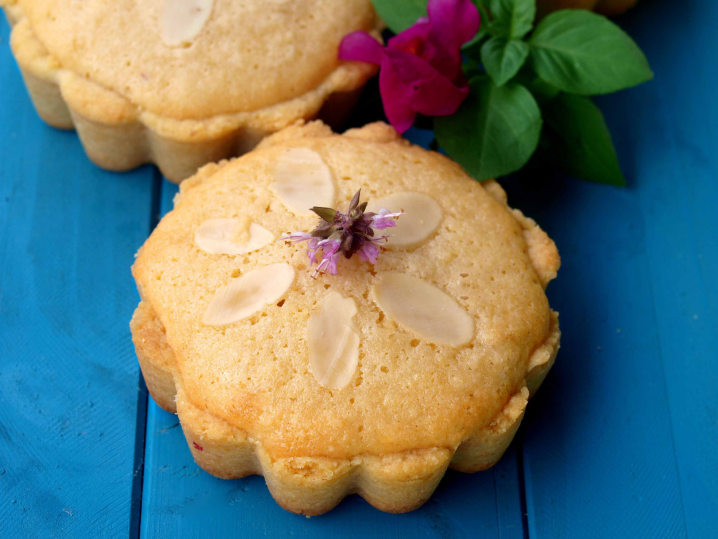 almond tartlet with lavender and matcha filling | Classpop Shot