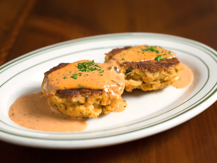 Crab Cakes with remoulade | Classpop Shot