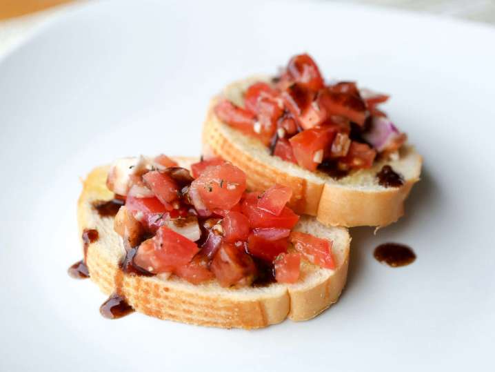 tomato bruschetta with balsamic | Classpop Shot