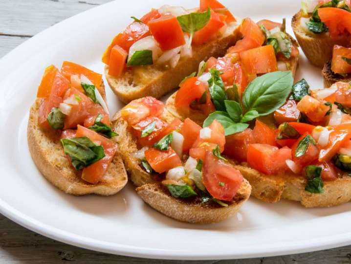 tomato basil and brown butter on toast points | Classpop Shot