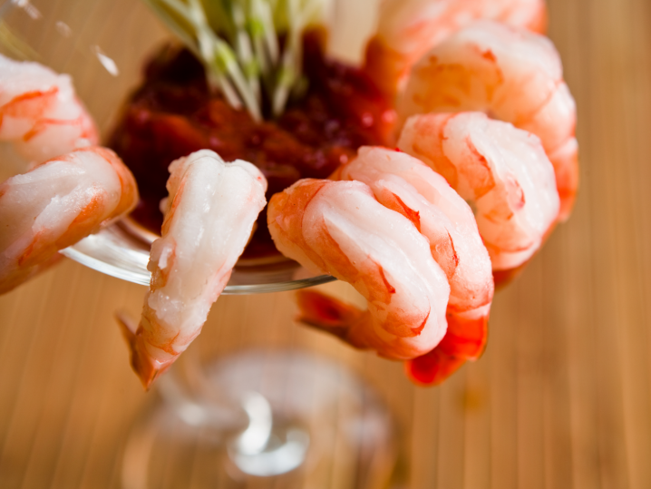 shrimp cocktail with spicy sauce | Classpop Shot