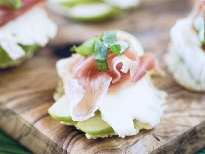 apple prosciutto and brie mini sandwich | Classpop Shot