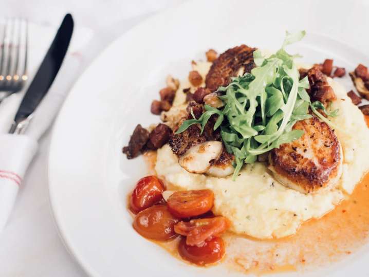 pan seared scallops on creamed corn puree | Classpop Shot