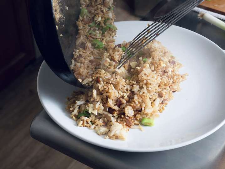 chef plating fried rice | Classpop Shot