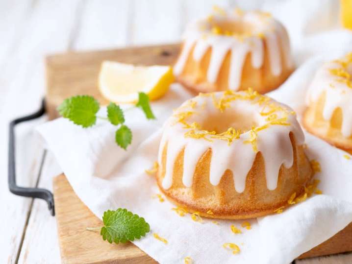 mini lemon bundt cakes | Classpop Shot