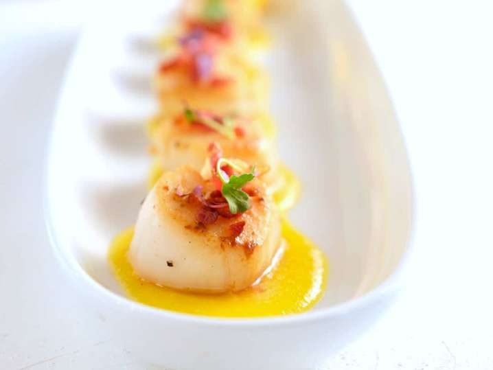 seared scallops on corn puree | Classpop Shot