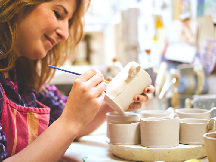 Chicago - painting with underglaze Shot