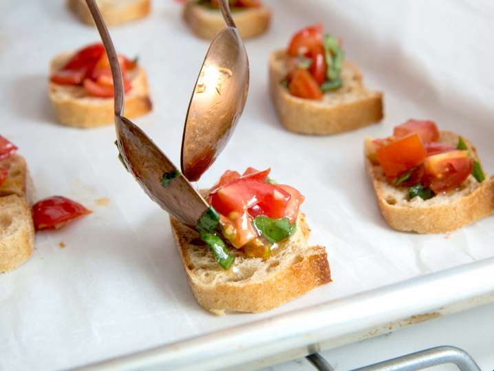 chef plating tomato bruschetta | Classpop Shot