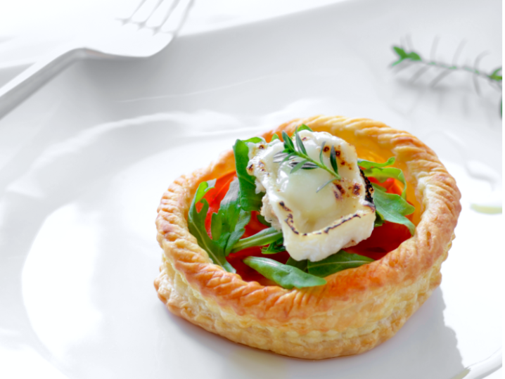 spinach and goat cheese pastry puff cup | Classpop Shot