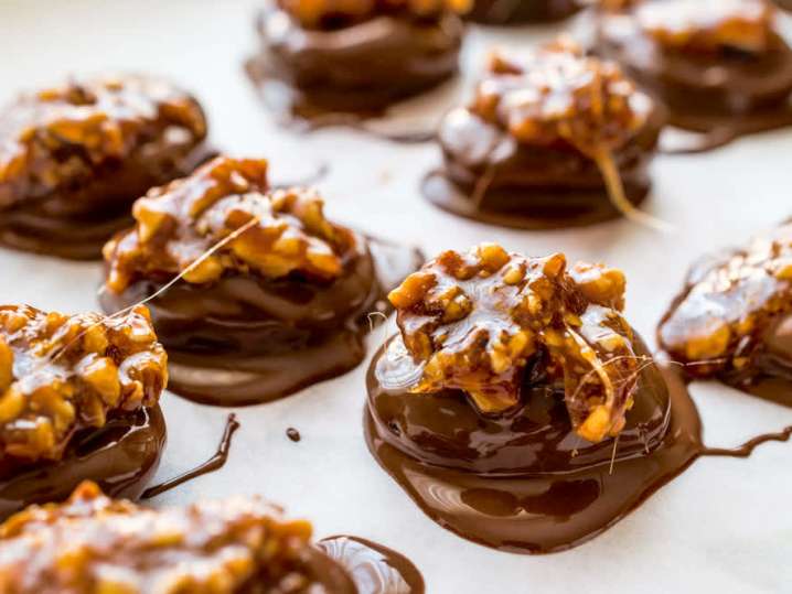 chocolate nut pralines | Classpop Shot