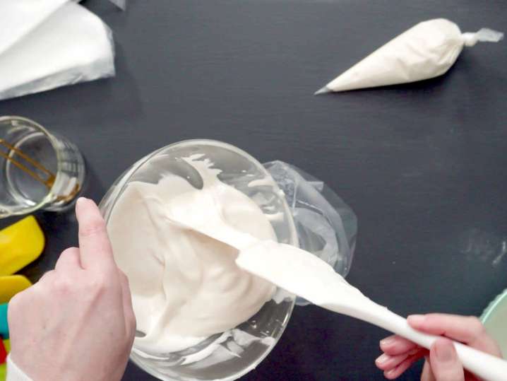 making royal icing (1) | Classpop Shot