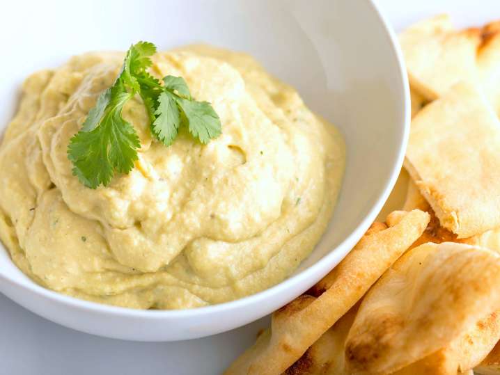 hummus with flatbread | Classpop Shot