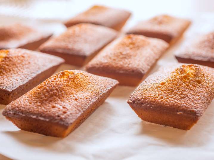 brown butter financier cake | Classpop Shot