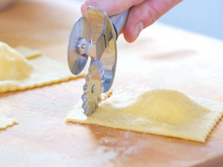 chef crafting ravioli 2 | Classpop Shot