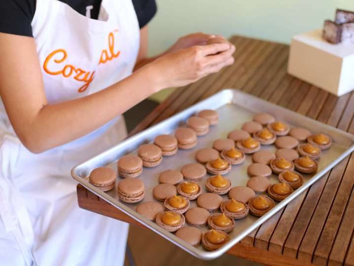 chef making macarons | Classpop Shot